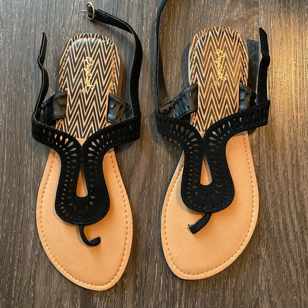 Perforated sandals - Picture 3 of 4